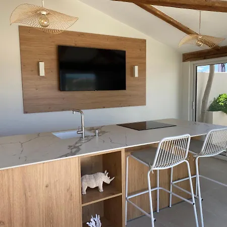 Lostane - Sur Le Toit Apartmanhotel