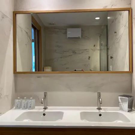 Lostane - Sur Le Toit 4*