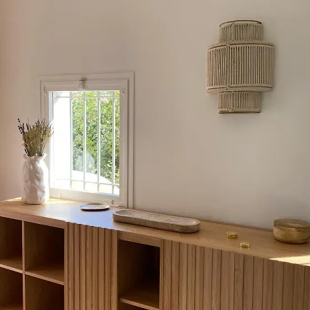 Lostane - Sur Le Toit Aparthotel Grimaud